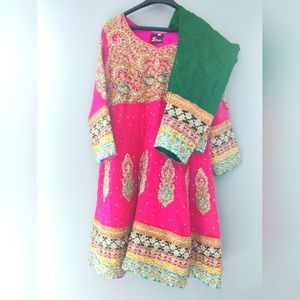 Beautiful Indian Desi dress mehndi